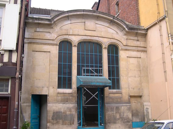 petit immeuble en pierre de taille